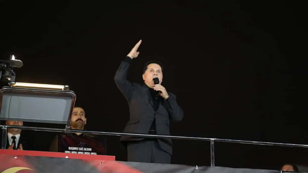 Ahmet Özer, Barış ve Demokrasi Üzerine Mesajlar Verdi