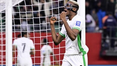 Victor Osimhen Sakatlandı, Gözyaşları İçinde Maçı Terk Etti