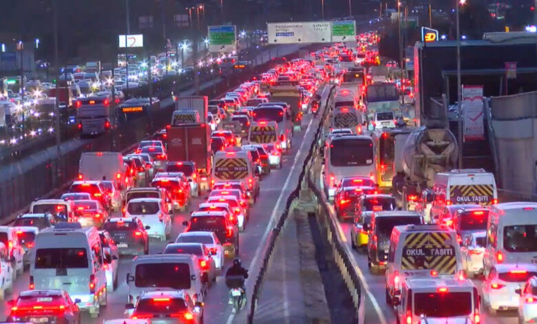 İstanbul’da Akşam Trafik Yoğunluğu Yüzde 90’a Ulaştı