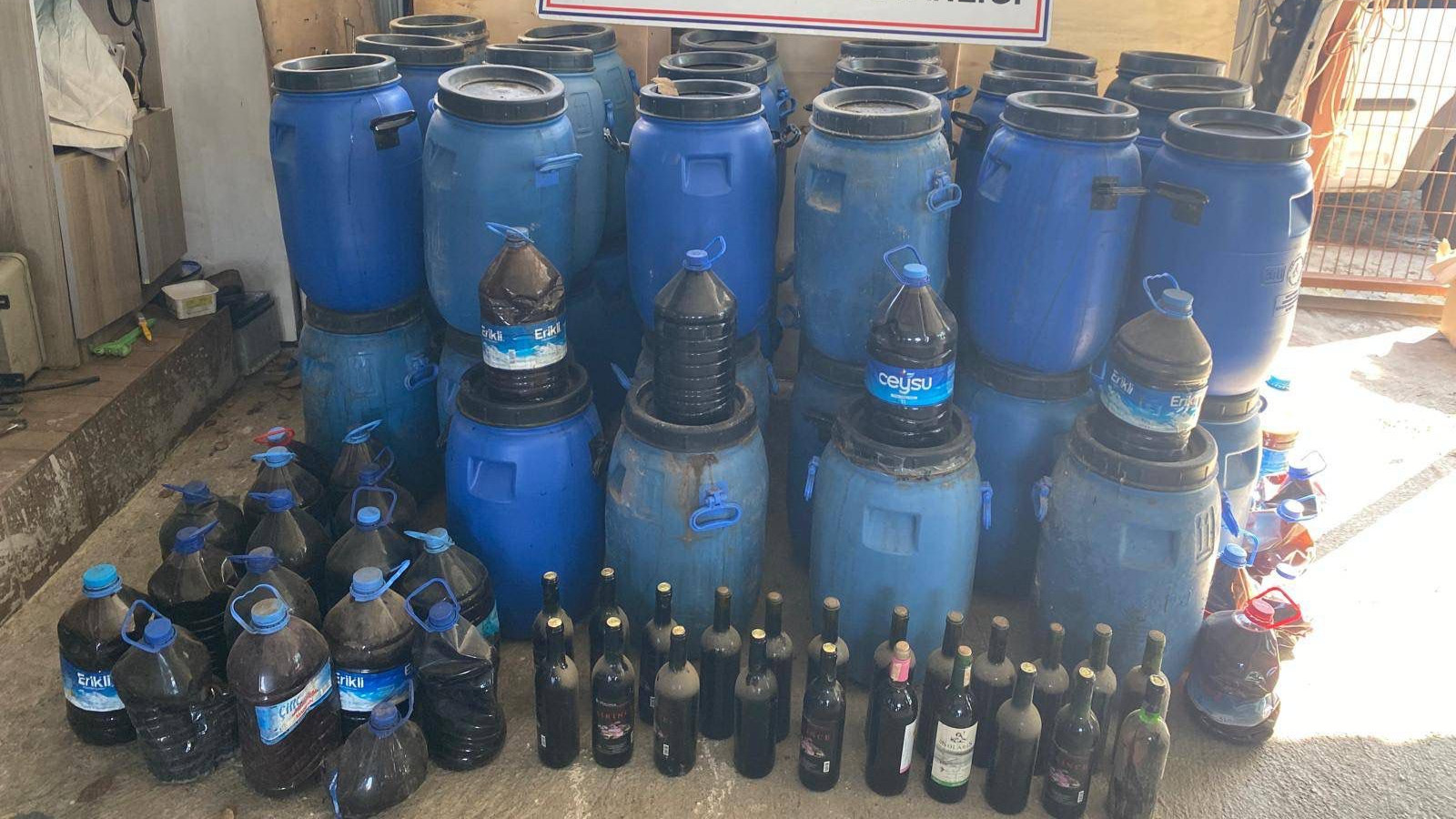 İzmir’de sahte içki operasyonu: Çift gözaltına alındı