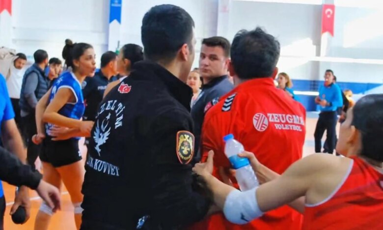 Viranşehir Kadın Voleybol Takımı galibiyet sonrası