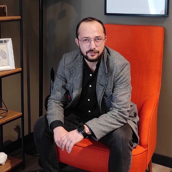 Bir Stil, Bir Hikaye: İç Mimar Çağatay Şahin Bir Stil, Bir Hikaye: İç Mimar Çağatay Şahin