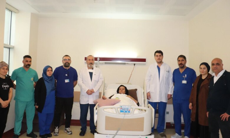 Karnından çıkarılan 15,8 kiloluk tümörle sağlığına kavuştu