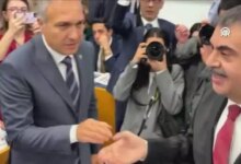 Bütçe Komisyonu’nda Bakan Tekin’in CHP’li Ağbaba’ya ” Bu karneden dolayı sana sıfır veriyorum” sözleri herkesi güldürdü