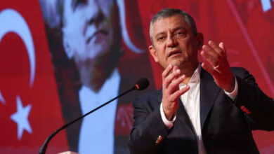 Özgür Özel’in Dil Kullanımı Üzerine Eleştiriler Gündemde