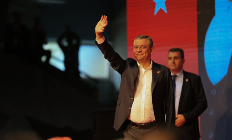 Özgür Özel, CHP Genel Başkanı olarak yeniden seçildi