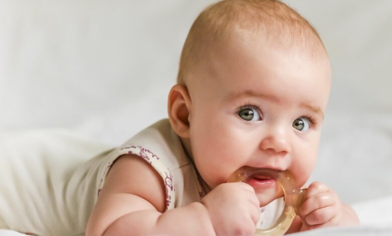 Bebeğinizin Diş Çıkma Süreci Hakkında Bilmeniz Gerekenler