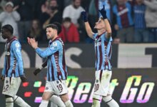 Trabzonspor, Konyaspor’u 3-1 ile geçerek zirve takibini