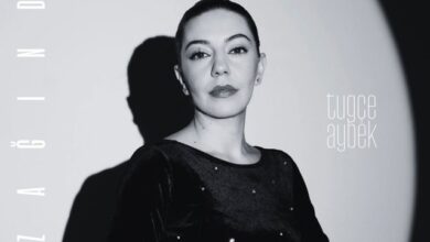 Tuğçe Aybek’in Yeni Single’ı ‘Uzağında’ Yayında