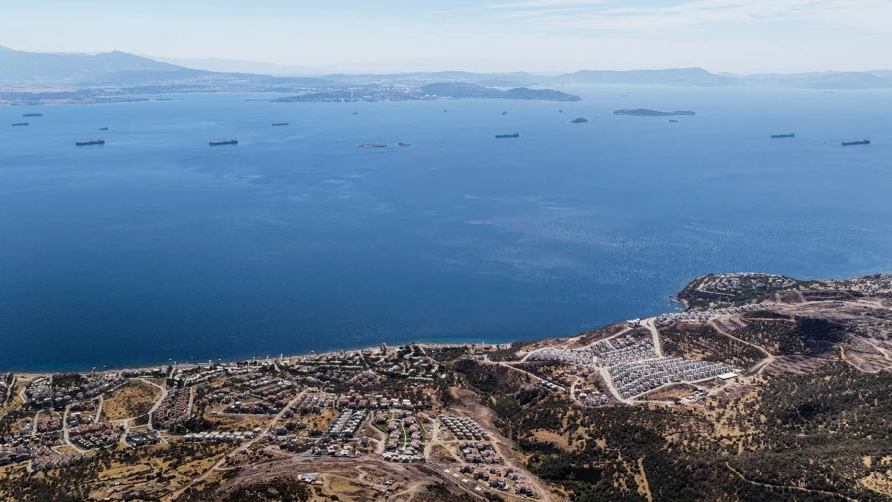 Folkart, villa imarlı arsaları satışa sunuyor