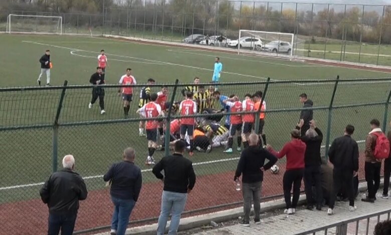 Kütahya’da Futbol Maçında Hakemden Hayati Müdahale