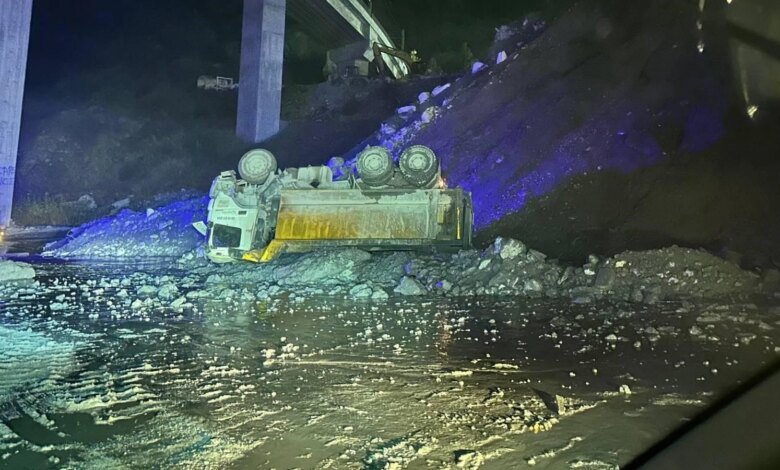 YHT şantiyesinde kamyon kazası: Sürücü ağır yaralandı