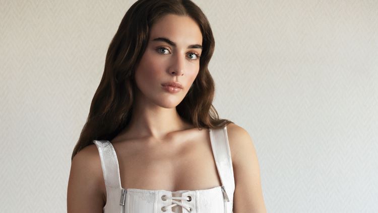 Uzak Şehir dizisinde İpek karakteri dikkat çekiyor