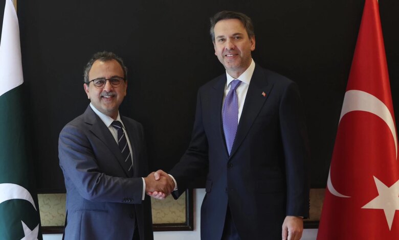 Bakan Bayraktar, Pakistan’da 5 yeni enerji anlaşması