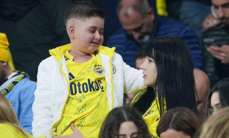 Lösemi hastası Hamza Ayaz’ın derbi izleme hayali gerçek oldu