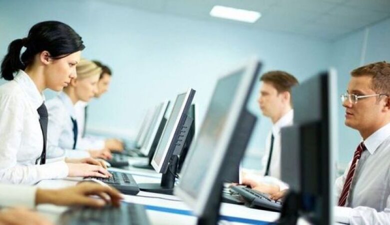 Yöneticiler ve Kariyer Personelin Maaşlarına 30 Bin TL Artış